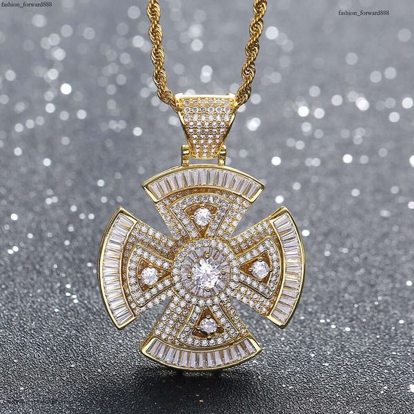 

Luxury designer's new rotating windmill pendant, sterling silver, ice encrusted out VVS Moissanite men and women's hip hop necklace Free delivery