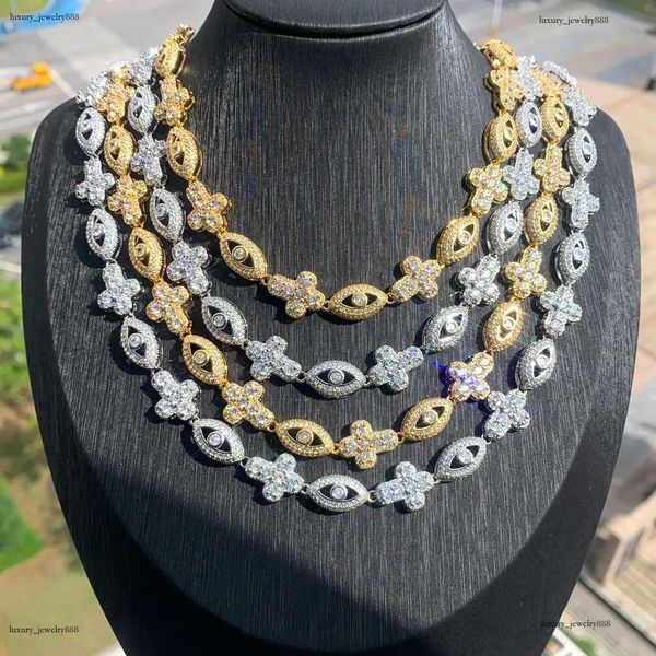

2024 New Arrived Fashion Eye Cross Necklaces Full Paved Iced Out Bg CZ Charm k Choker Hip Hop Jewelry for Men Boy