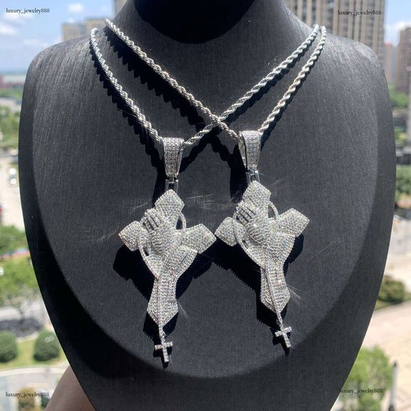 

New Prayer Ice out vvs Moissanite Cross pendant Fashion trend Hip hop chic men's accessories Free shipping
