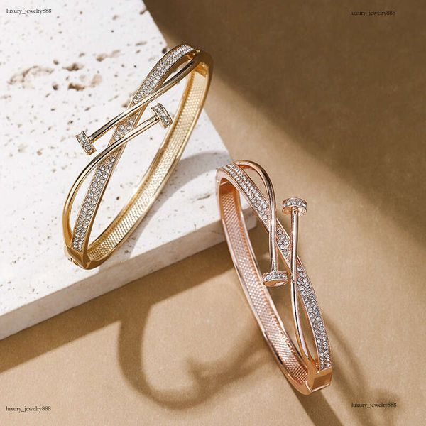 

New double pin set ice out VVS Moissanite ring Understatement women's wristband bracelet jewelry Free delivery