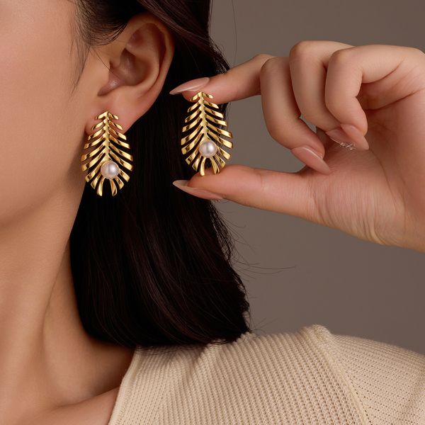

European and American style skeleton stainless steel earrings electroplated with high-grade titanium steel earrings