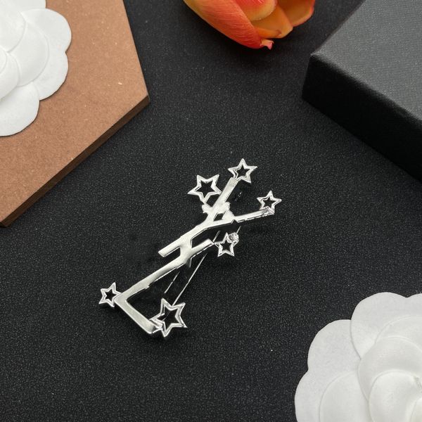 

Style Luxury Brand Designer Letter Pins Brooches Women Gold Silver Crysatl Pearl Rhinestone Cape Buckle Brooch Suit Pin Wedding Party Jewerlry Accessories-1111
