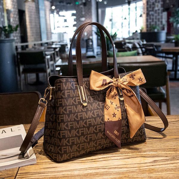 

Hong Kong luxury brand genuine leather large capacity handbag 2024 new fashionable and versatile single shoulder crossbody tote women's bag, Coffee print (delivery scarf)