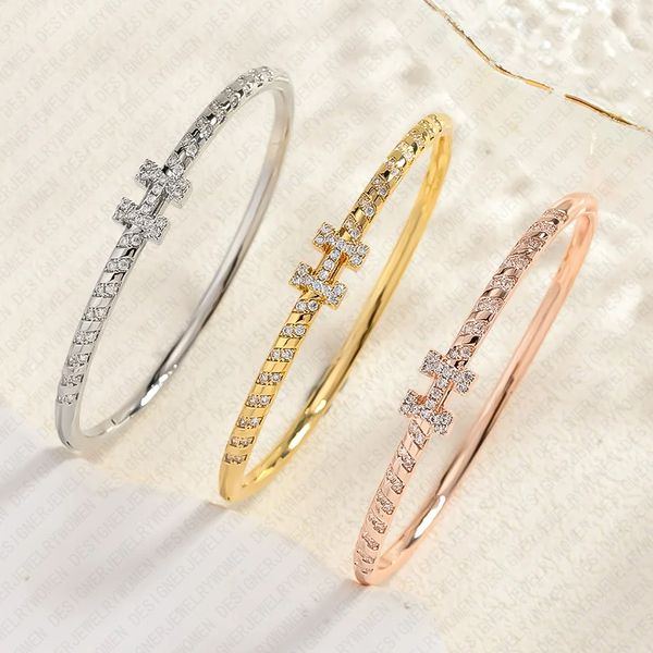 

Designer Bracelet Bracelet for Women Diamond Bangle Letter Bangles Personalized Initial Bangles Luxury Jewlery Designer for Women Elegant Timeless Gift Premium