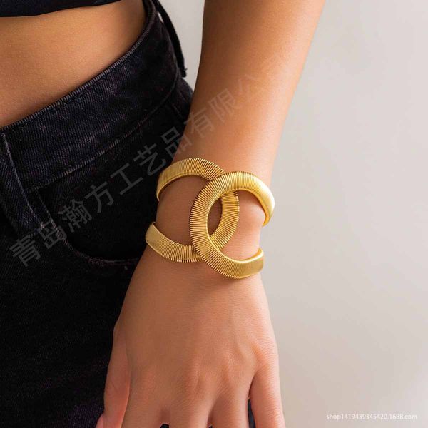 

2025 Retro Metal Glossy Bangle Bohemian Chic Formal Events 18K Gold Plated Hollow Geometric Cross Design Women's Jewelry