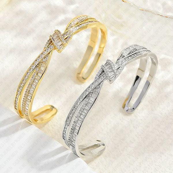 

Designer Bracelet Bracelet for Women Butterfly Bow Bangle Square Diamond Open Bangles Luxury Jewlery Designer for Women Elegant Timeless Sparkling Gift Premium