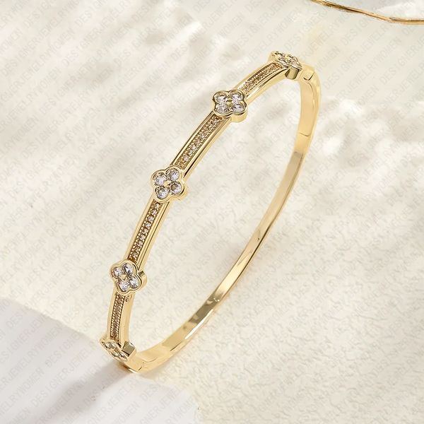 

Designer Bracelet Bracelet for Women Bracelets Flower Bangle Full Pave Bangles Luxury Jewlery Designer Elegant Timeless Sparkling Gift