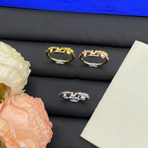 

New designer jewelry clover fashion ring size 6.7.8.9, freely matching style for ladies, mothers, daughters, gifts for business 0001