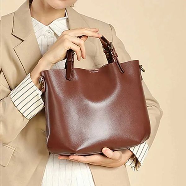 

Toptrends Real Leather Bucket Handbag for Women 2025 Luxury Designer High Quality Womens Shoulder Cross Body Bag Y250121, Yellow