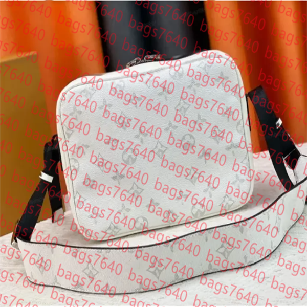 

Mens trio outdoor Luxury Avenue Sling Bags tote bag chest pack M30830 M69443 Top quality Shoulder Messenger purse crossbody clutch bag handbag Womens POCHETTE Bag, 20#