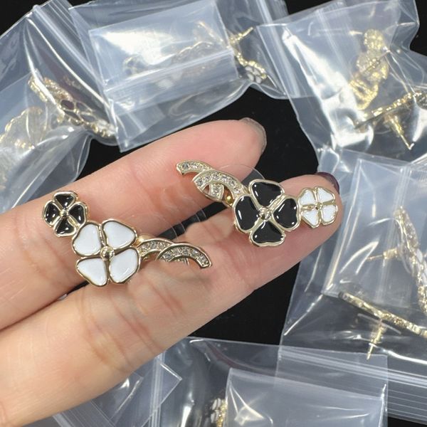 

Classic Pearl Pendant Classic designer ring hollowed out Baroque style pearl earrings X series wedding, business party wholesale-01