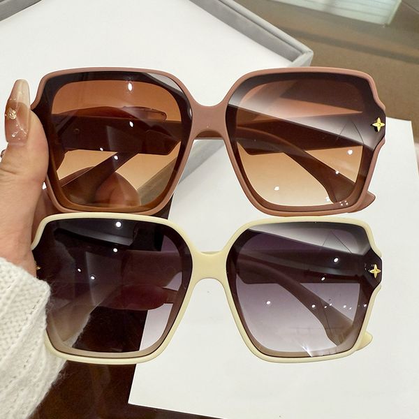 

Luxury Polarized Sunglasses: Vintage Metal Designer Eyewear for Women and Men