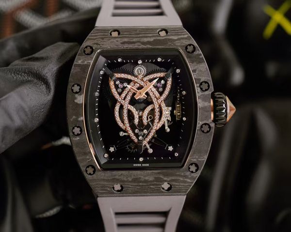 

Elegant and Magnificent Luxury Watch: Blue Light Mirror and Rubber Strap, a Classic Creation of Taste and Strength, Watermelon