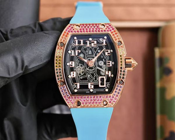 

Exquisite Work, Magnificence Shown: Luminous Dial Hands with Rubber Strap, a Breath of Sport and Trend, Dark navy