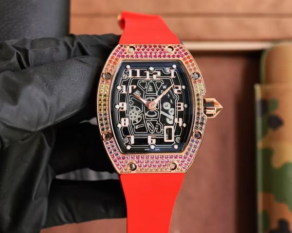 

Watch Exquisite Work, Magnificence Shown: Luminous Dial Hands with Rubber Strap, a Breath of Sport and Trend, Taupe