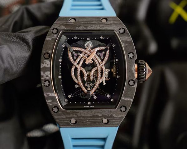 

Luminous Dial Hands Watch: Luxury Personality and Exquisite Quality, a Symbol of Sporty and Trendy Atmosphere, Black