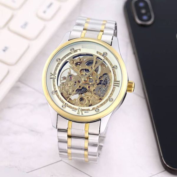 

Elegant Wristwatch Featuring Shimmering Luminescent Indices & Comfortable Silica Gel Straps, Nude