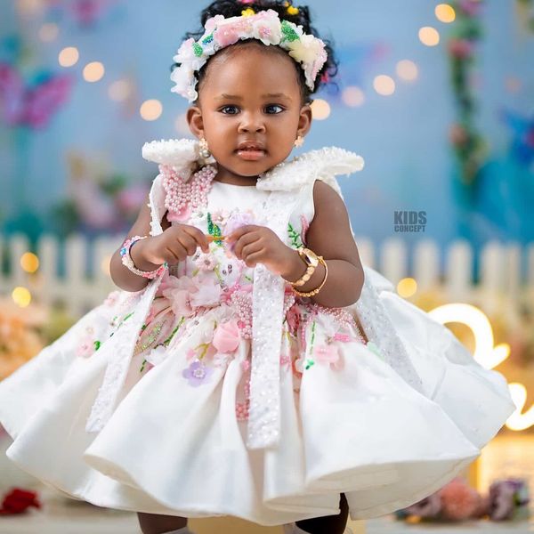 

2026 White Ball Gown Flower Girl Dresses Tea Length Flowers Pearls Satin Little Girl Christmas Peageant Birthday Christening Tutu Dress Gowns ZJ427, Lanvender