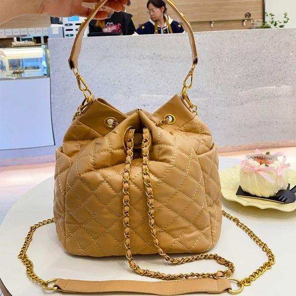 

Designer Womens Totes chain letter 9.5*9*6in dating leather elegant handbag Classic diamond grid pattern on bucket bag, White