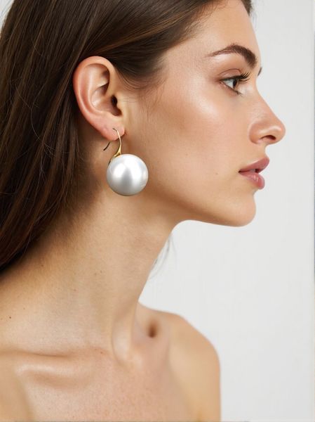

Chic European-Inspired Large Pearl Hook Earings in Gold Tone for Elegant Footwear Complement