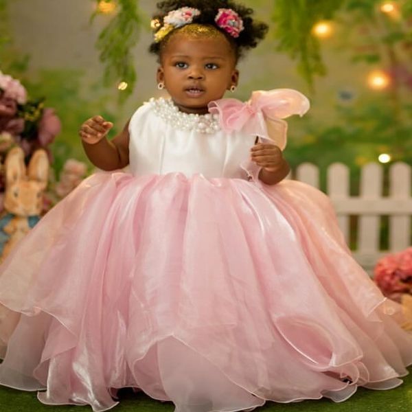 

2026 Pink Ball Gown Flower Girl Dresses Pearls Organza Crew Little Girl Christmas Peageant Birthday Christening Tutu Dress Gowns ZJ422, Champagne