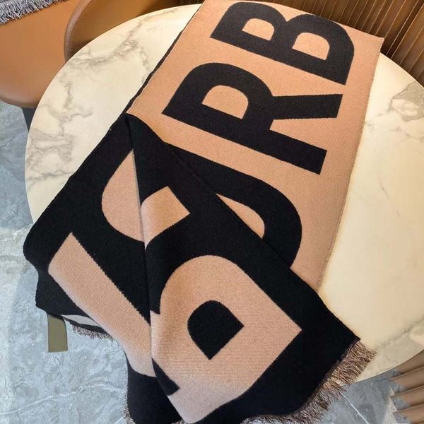 

Fashion Women Cashmere Designer Scarf Soft Touch Warm Packaging Autumn and Winter Long Shawl Brown and White Full Letter Printed sjaal echarpe schal
