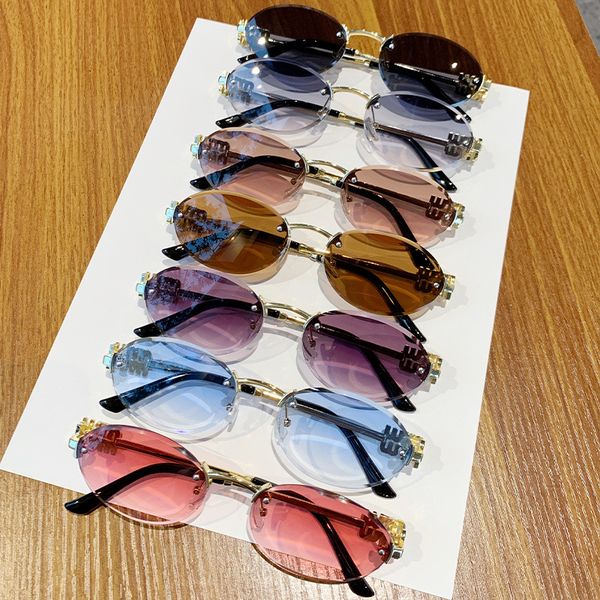 

Triangular Signature: Classic Designer Sunglasses for Men and Women - Perfect for Outdoor Adventures