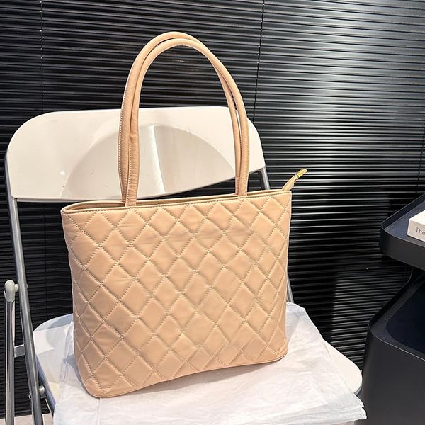 

Tote Bag Large Capacity Shopping Bag Designer Women Shoulder Bags 30cm Leather Diamond Plaid Gold Hardware Metal Luxury Handbag Coin Small Pendant Underarm Sacoche, Black