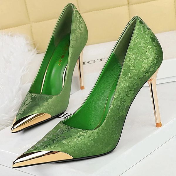 

BIGTREE Shoes Metal Pointed End Pumps Silks Satins Ethnic Style Women Stilettos 10 Cm Banquet High Heels 251125, Champagne