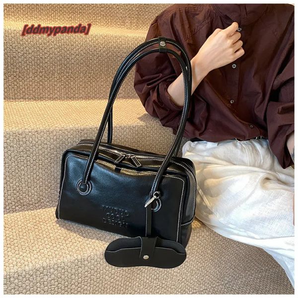 

Bowling women's fashionable, niche, charming armpit bag, large capacity, minimalist, high-end baguette bag, Coffee color