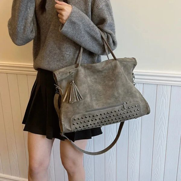 

Free Shipping Designer Rivet High-quality Leather Shoulder Wallet Casual Large Handbag Women's Crossbody Bag, Green-06