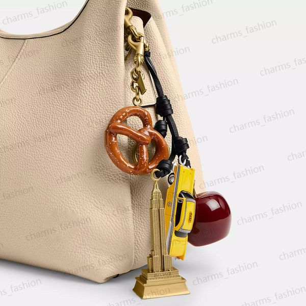 

2025 Designer Bag Charm Small Taxi Small Pretzel Bag Charms Key Chain Luxury women Wallet Keychains Keys Keyring Designer Keychain