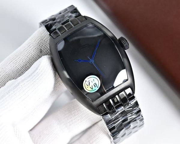 

Exquisitely Crafted Watch Featuring Luminescent Dials & Straps - A Blend of Sports Style, Gold