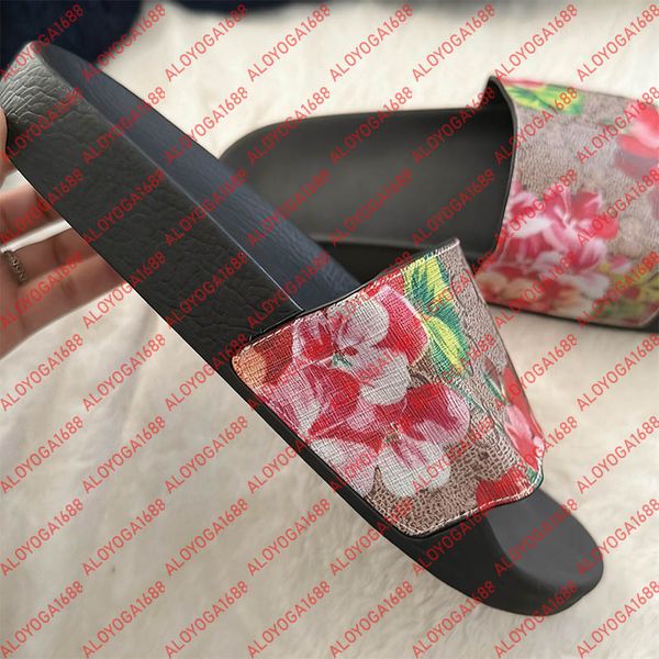 

Slides Designer Sandals For Womens With Box Rubber Slide Mens High Quality Summer Beach Slippers Women Luxary Sandal Fashion Ladies Slide Luxury Flip Flops, Color 5