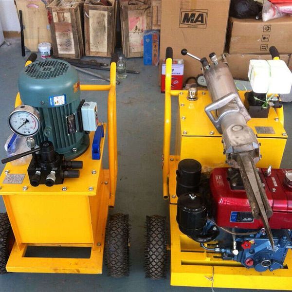 

Hydraulic Rock Splitter Adjustable Oil Pressure Electric and diesel Available in One to Six Cleavage Guns