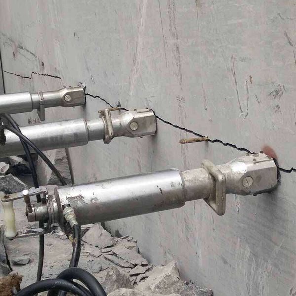 

Fast Speed Diesel Rock Splitter Manual Rock Excavator Rock Splitter Granite Splitting Machine