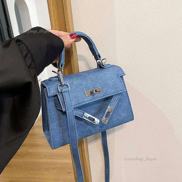 

AAA Replica 2025 Designer Women's New PU Handbag Fashion Shoulder Crossbody High-End Small Square Bag