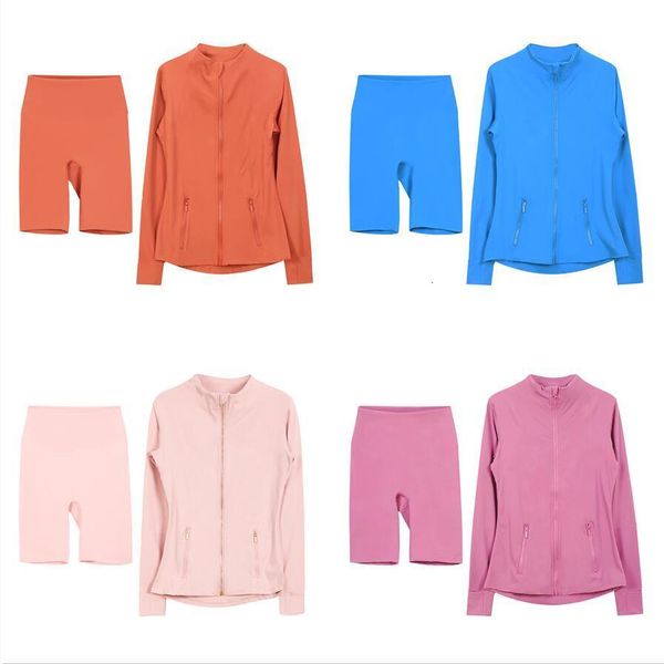 

Women Yoga Jacket and Shorts Wear Designer Yoga Active Jacket Fitness Running Gym Lightweight Breathable Fabric with Stylish Line Decoration Sportswear, Split