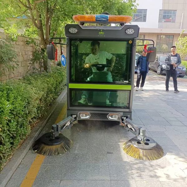 

Professional Road Sweeper Vehicle For Urban Sanitation And Dust Control