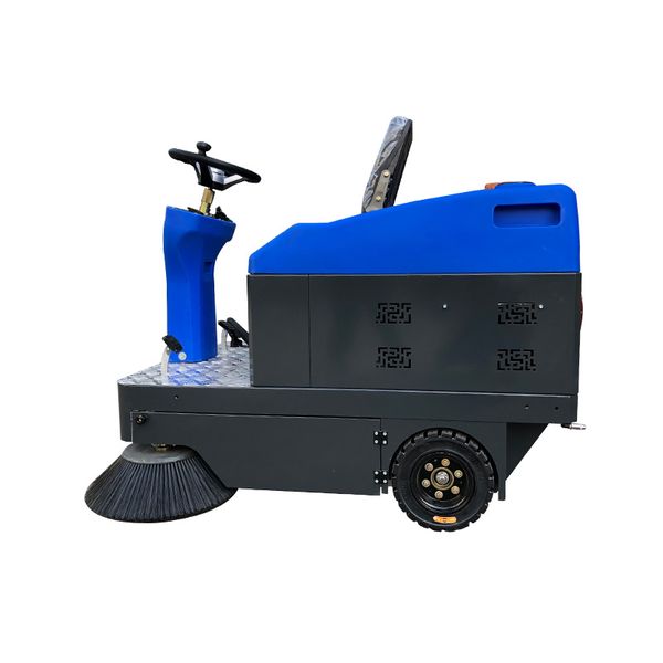 

Compact Street Sweeper For Easy Maneuvering In Dense City Areas