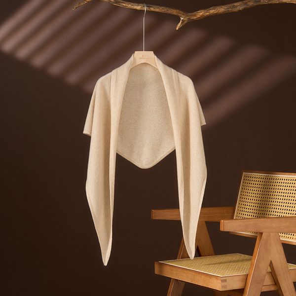 

2025 Autumn/Winter New Women's Solid Color Versatile Large Knitted Triangle Scarf --892710