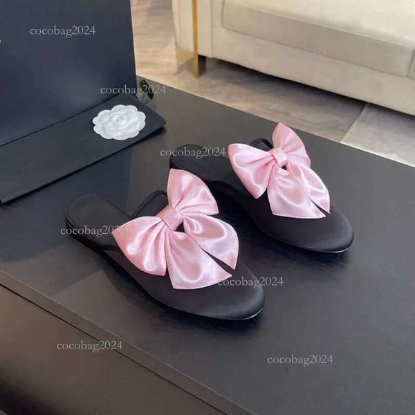 

Designer Ladies Round Head Half Pack Silk Sequin Bow Sheepskin Flat Slipper Holiday Shoes Outdoor Beach Flip-ps, White