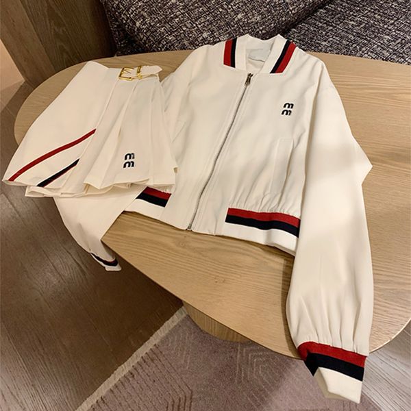 

Designer women set jacket Dress Ribbed embroidered jacket baseball jacket Two Piece T-shirt workwear style short set, White dress