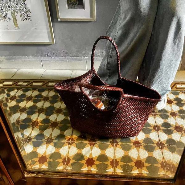 

Spring And Summer French Cowhide Basket Bag, Rattan Woven Handbag, Women's Large Capacity Fashionable Casual Retro Bag, Cream