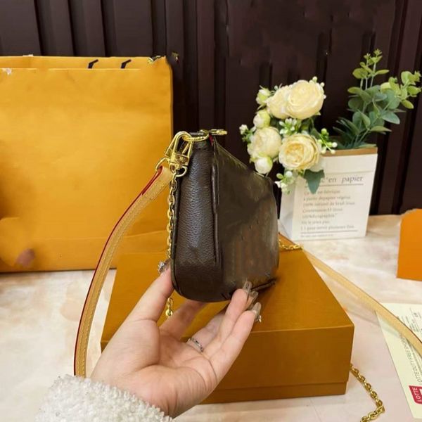 

2025 Shoulder Bag Design Handbag Shoulder Bag Leisure Bag Mature Women's Bag Fashion Bag Mahjong Bag, Red