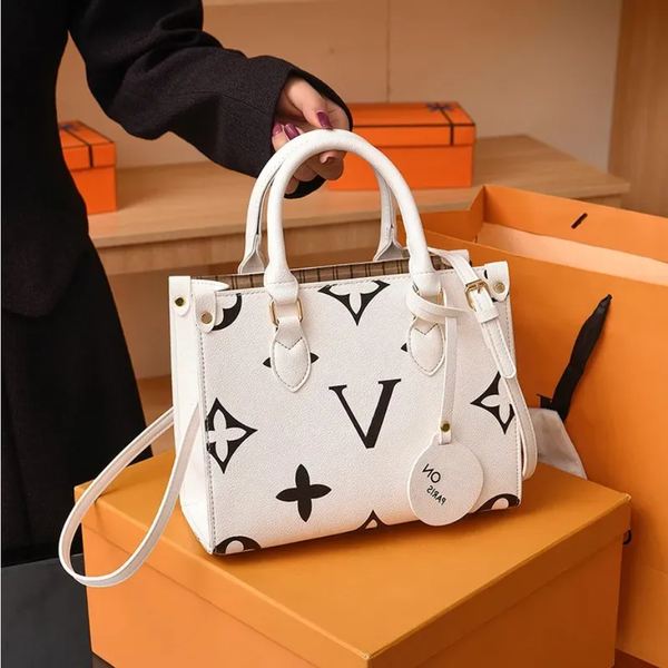

2025 Top designer sheepskin fashion classic printed shoulder bag women's daily commuting travel handbag, Coffee