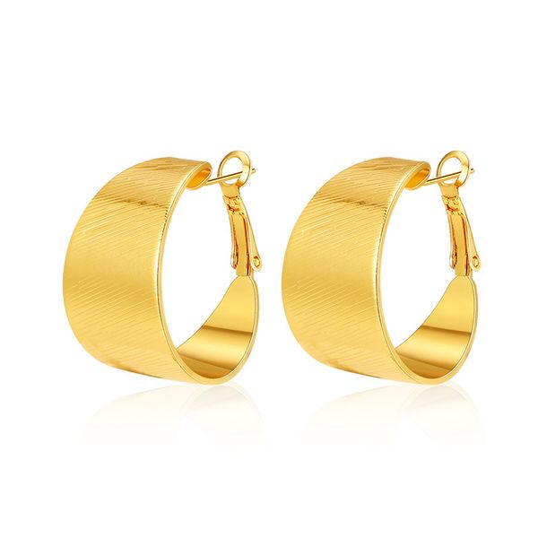 

Brass-plated 18K real gold, European and American minimalist style, glossy metal texture, wide surface, light luxury, versatile fashion earrings