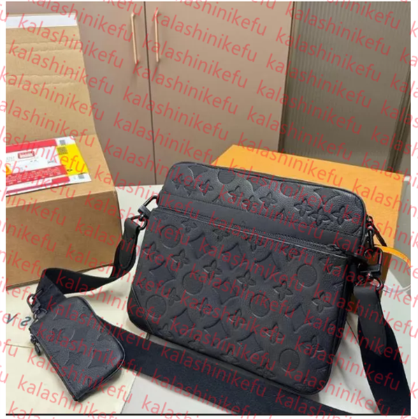 

2024 New designer bag men and women designer messenger bag classic Magnetic closed coated canvas leather Shoulder bag Crossbody bag, Brown