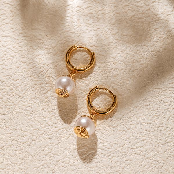 

ABS pearl earrings with temperament; French handmade winding design vintage earrings with copper-plated 18K real gold.