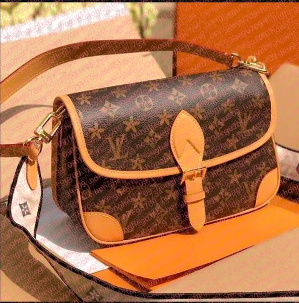 

designer bags Shoulder Bag Totes real leather old flower Diane Baguette handbag large-capacity canvas strap emed Letters colorful 2025 new Flower, Silver